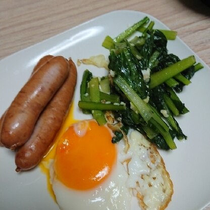朝食に♪定番ですね～(^-^)
おいしい一皿でした(*^-^*)